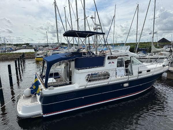 2007 Nimbus 380 Commander
