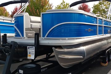 2026 Sun Tracker Party Barge 22 DLX