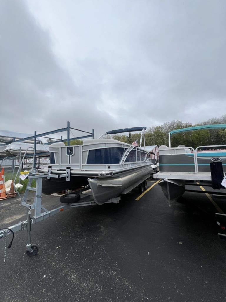 Godfrey Marine 235 SB