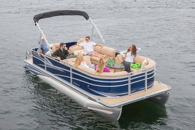 Crestliner 240 Rally DX FC Boat