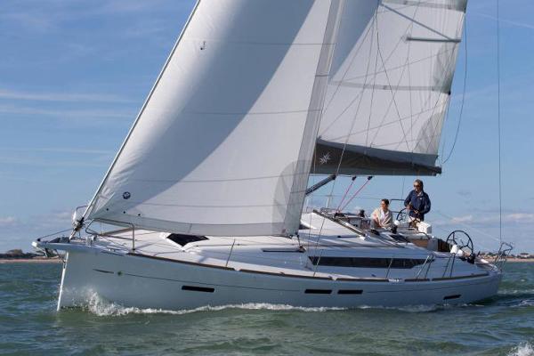 Jeanneau Sun Odyssey 419 Manufacturer Provided Image