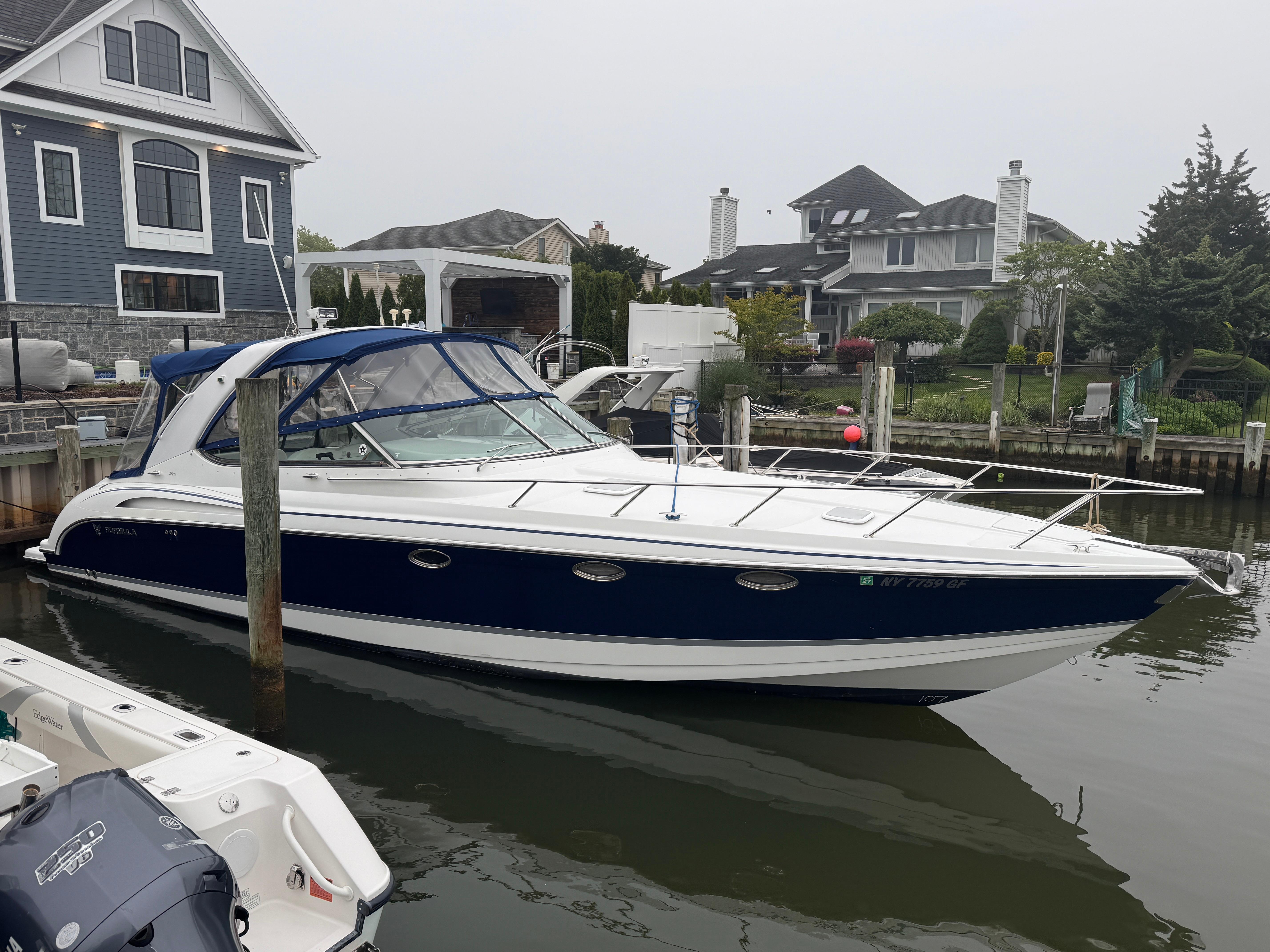 2005 Formula 370 Super Sport