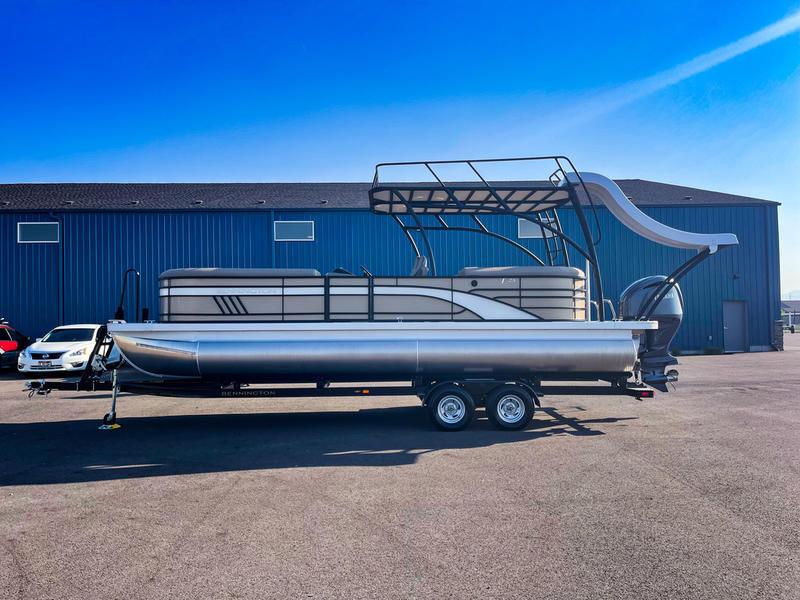 Bennington 25 LSRTD