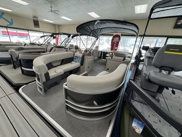 2026 Sylvan Mirage 8520 CRS