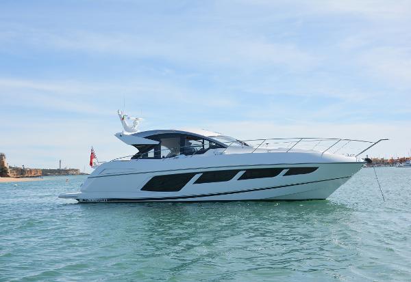 2018 Sunseeker Predator 57