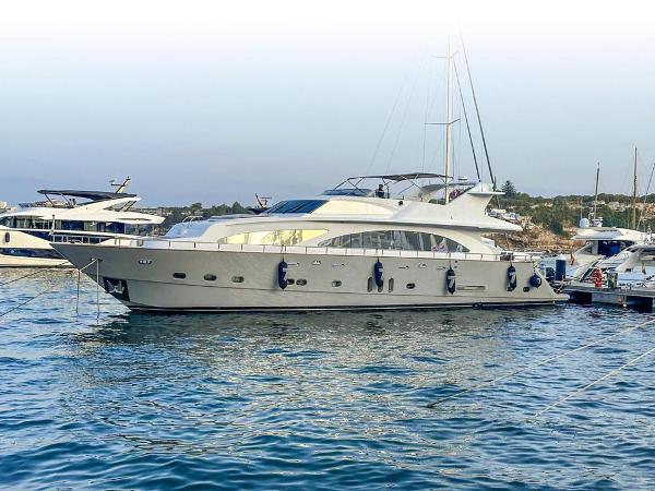 2007 Motor Yacht Elegan | Giant 28