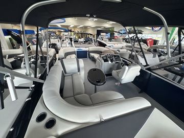2026 Sylvan Mirage 8520 CRS