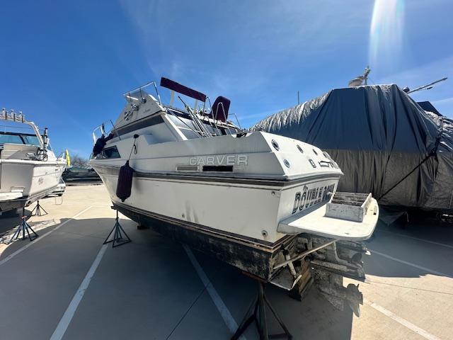 1988 Carver 2767 Santego
