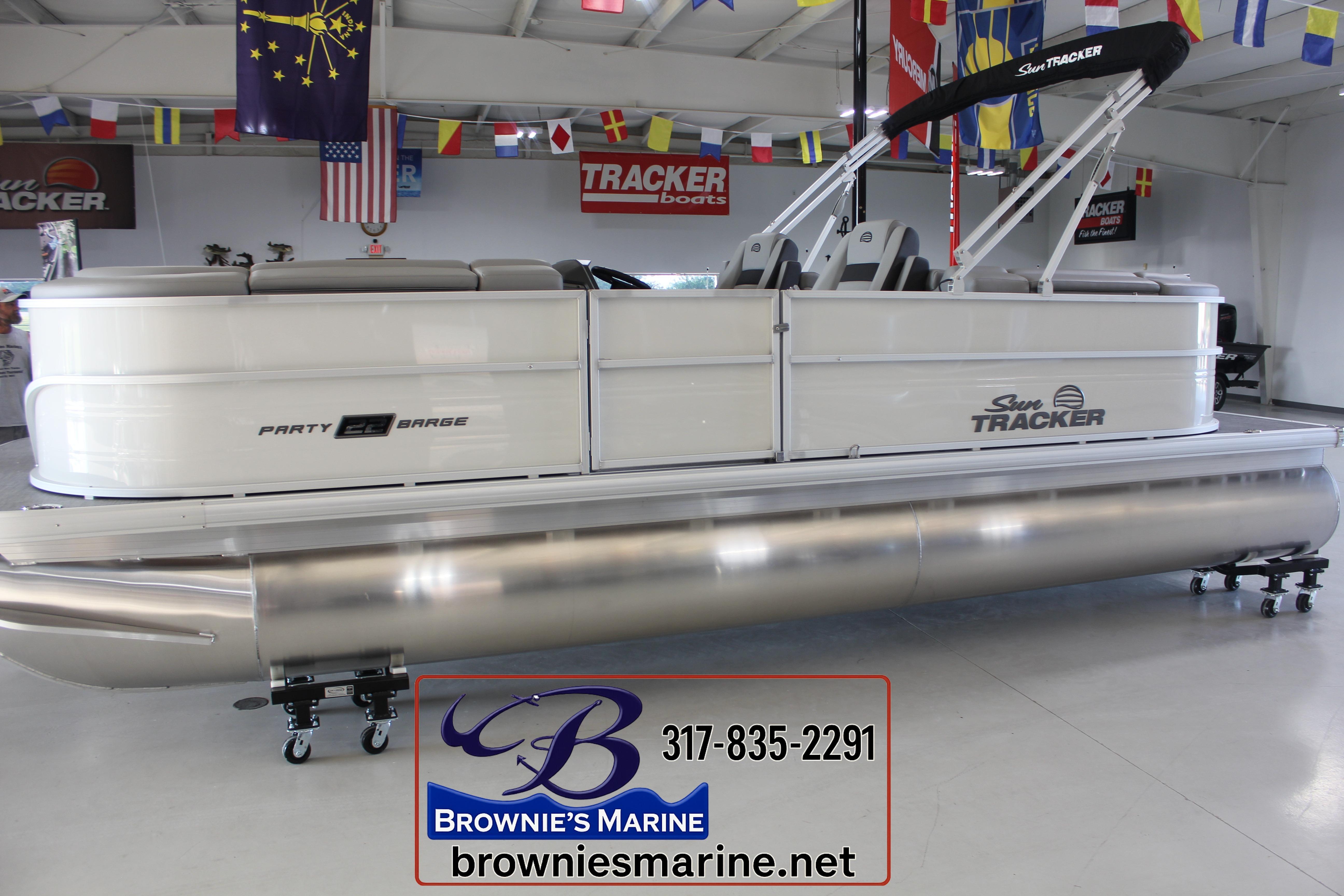 2026 Sun Tracker Party Barge 22 DLX