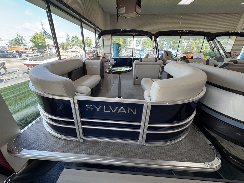 2026 Sylvan Mirage 8520 Party Fish