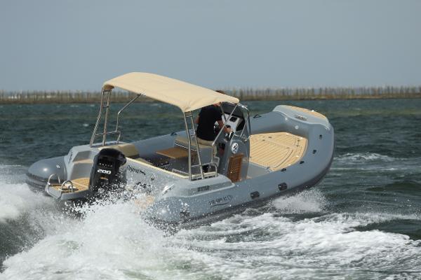 Nautica LED 680 GS-XL Nautica LED 680 GS-XL + 200 CV Suzuki