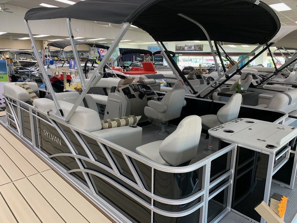 2026 Sylvan Mirage 8520 Party Fish