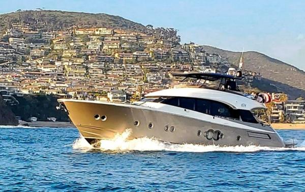 Monte Carlo Yachts MCY 76 Main Profile