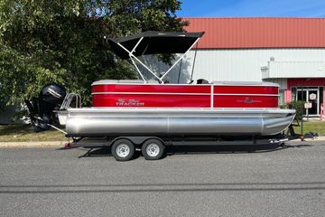 2026 Sun Tracker Party Barge 22 DLX