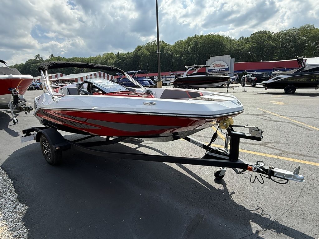 Scarab 165 LX