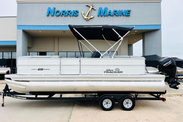 2026 Sun Tracker Party Barge 22 DLX