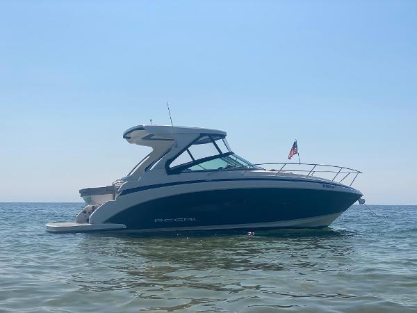 2023 Regal 33 Express