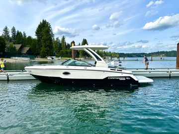 2025 Chaparral 26 Surf
