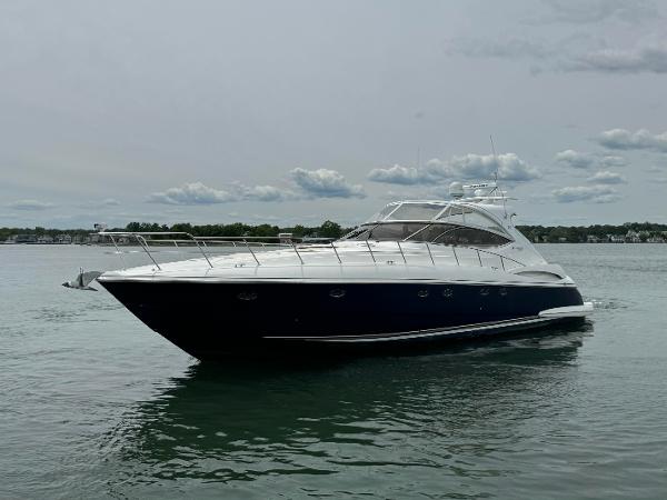 2003 Cruisers Yachts 540 Express