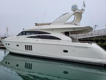 2007 Princess 67 Flybridge