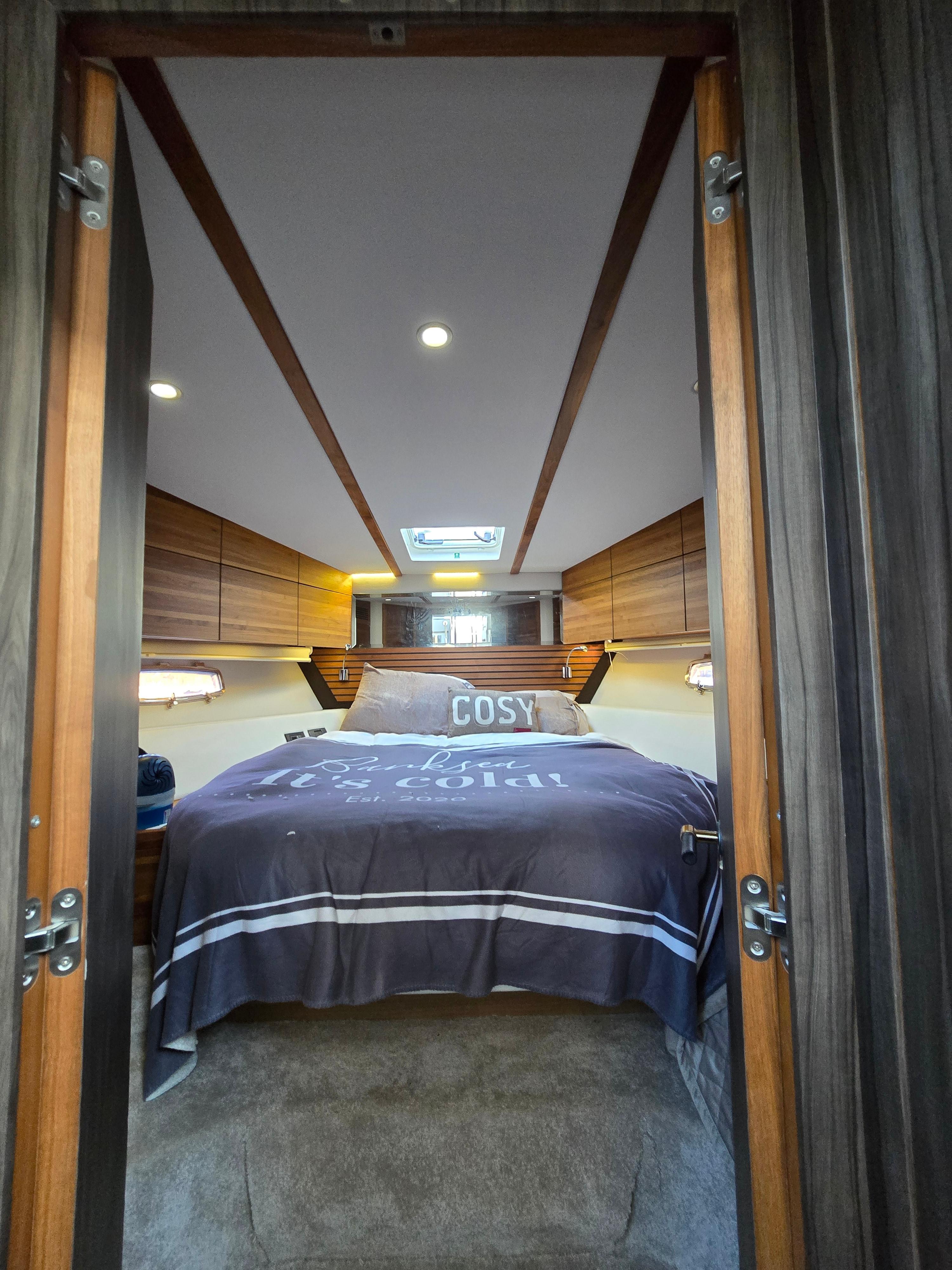 2012 Sealine F46
