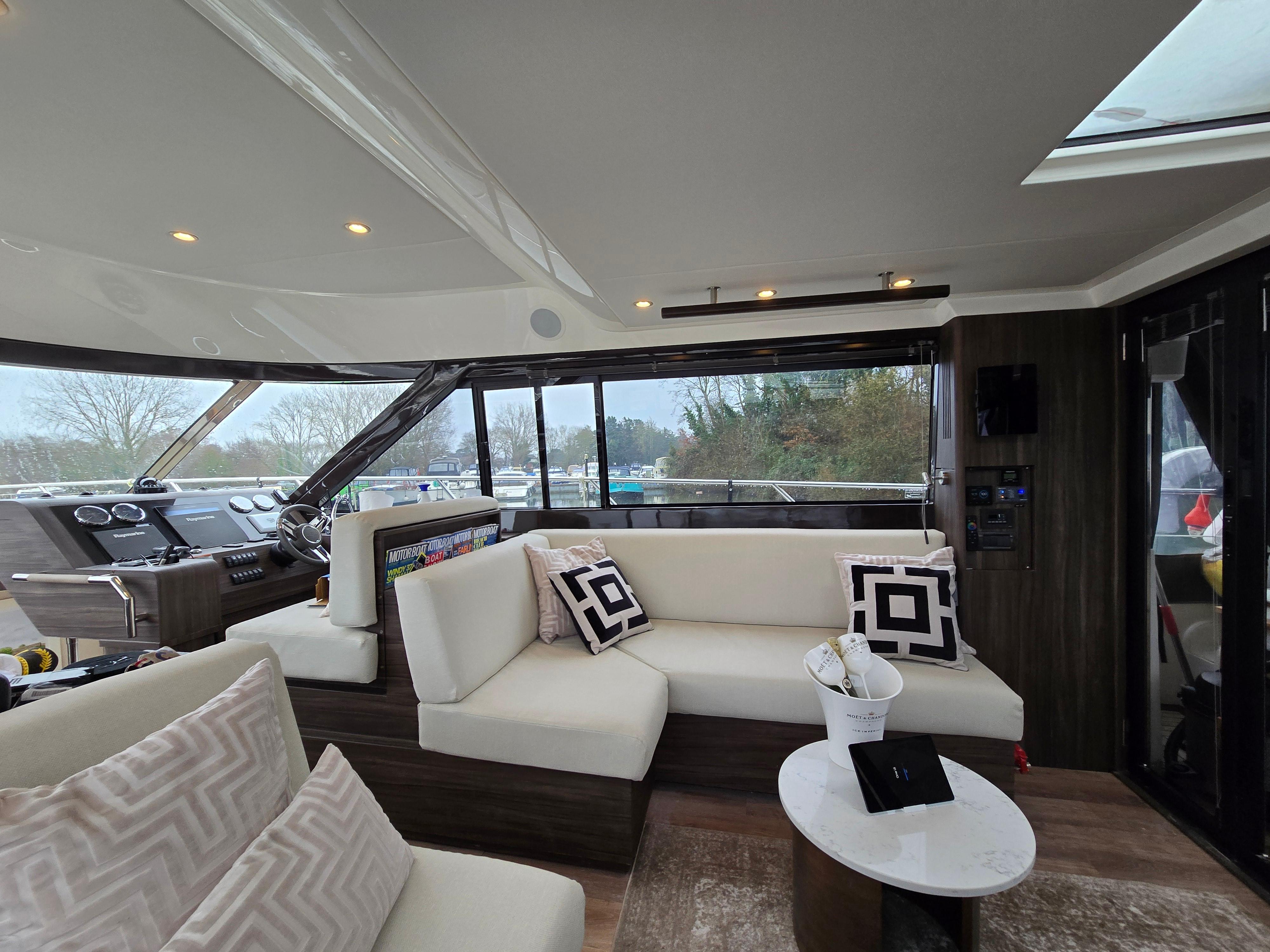 2012 Sealine F46
