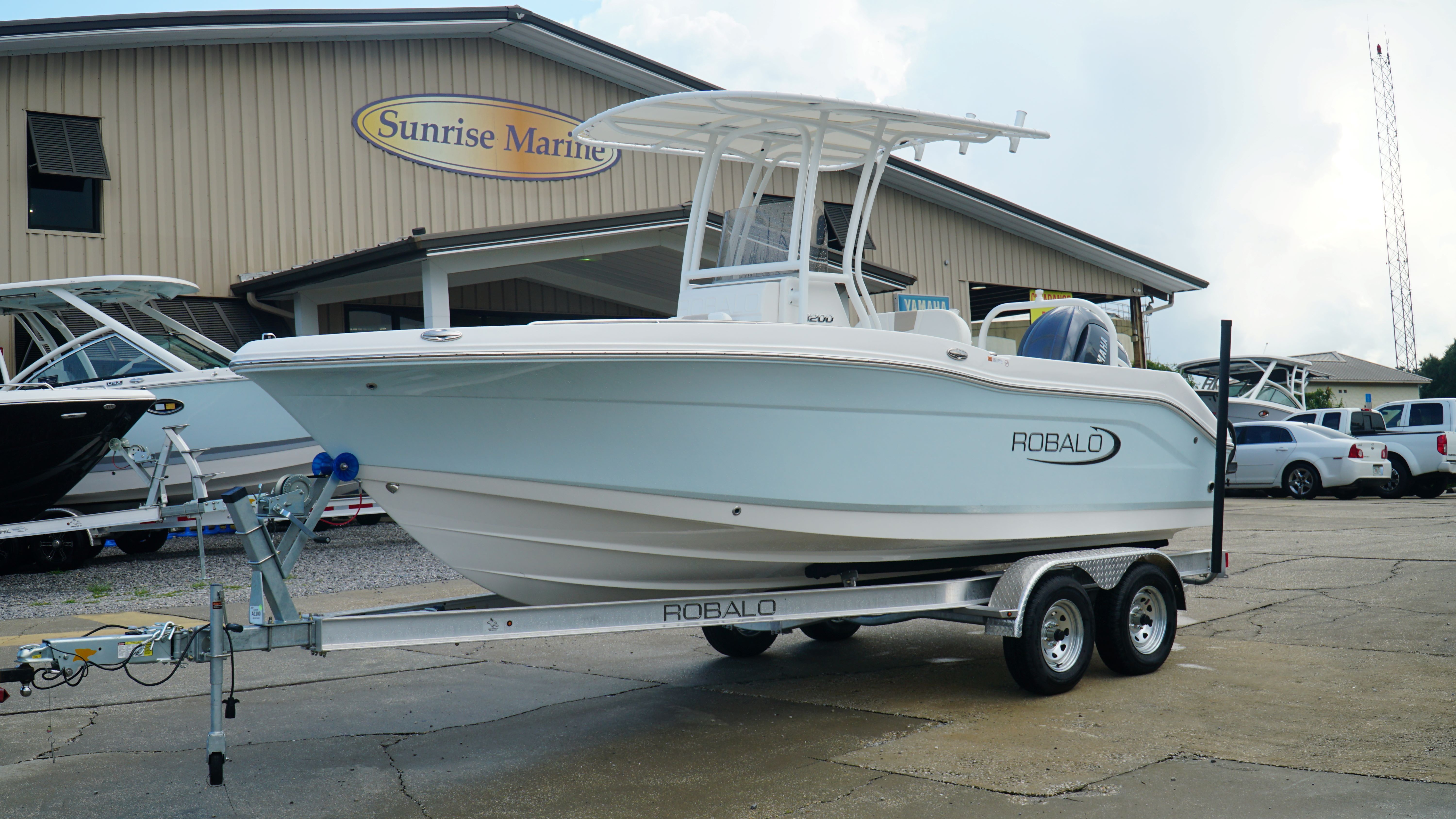 2026 Robalo R200 Center Console