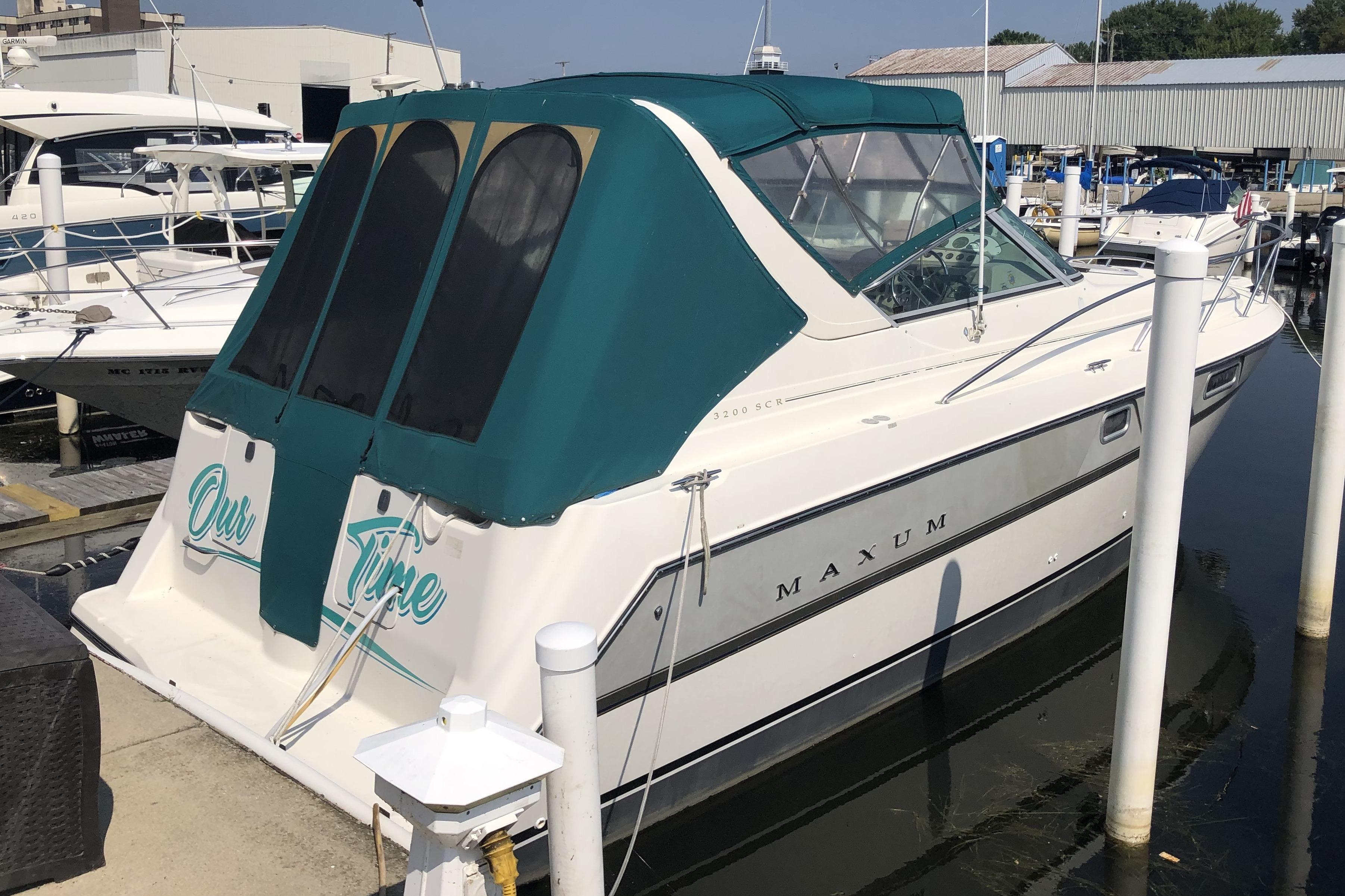 1995 Maxum 3200 SCR
