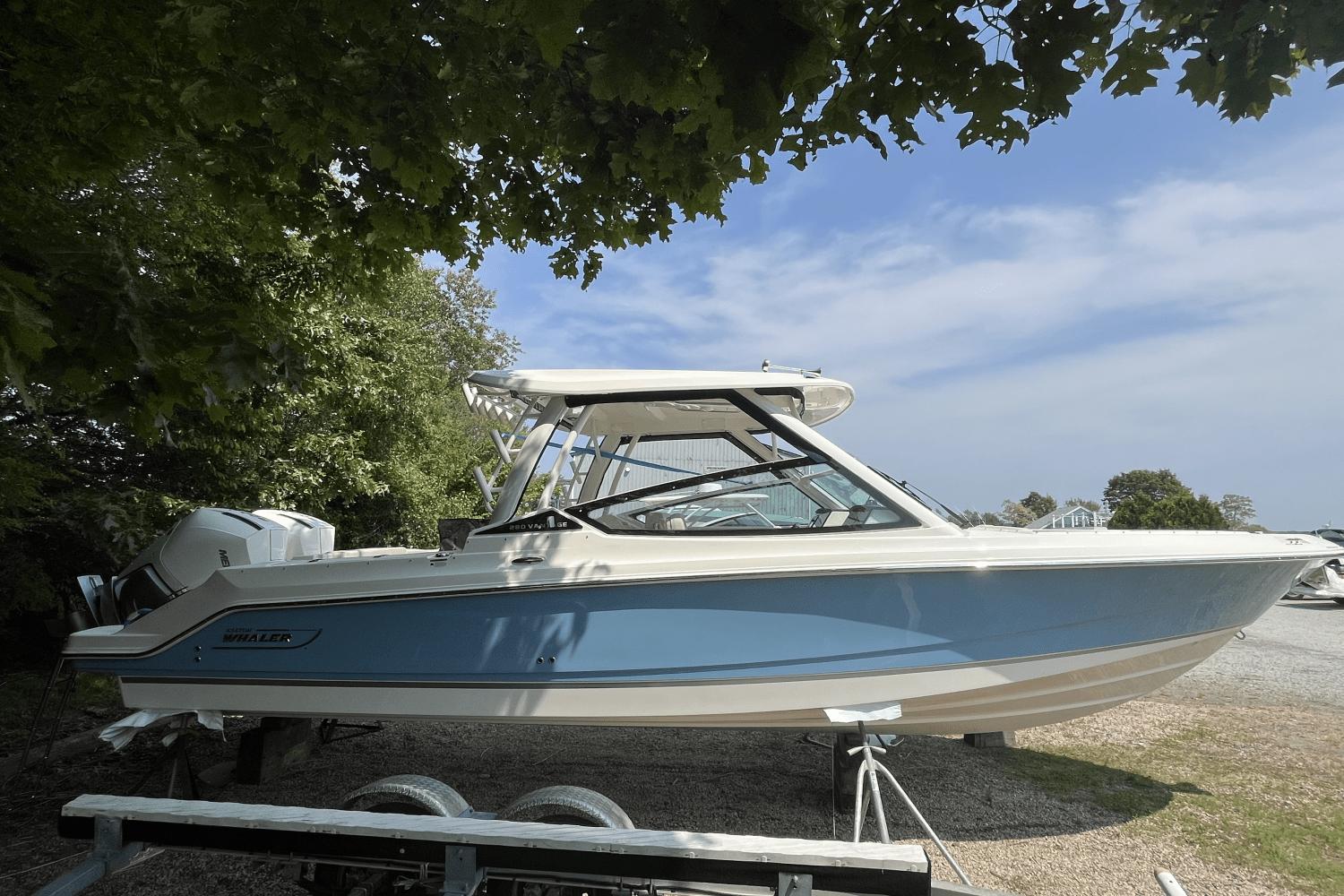 2025 Boston Whaler 280 Vantage