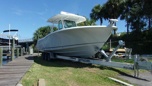 2022 Crevalle 33 CSF Offshore Fishing