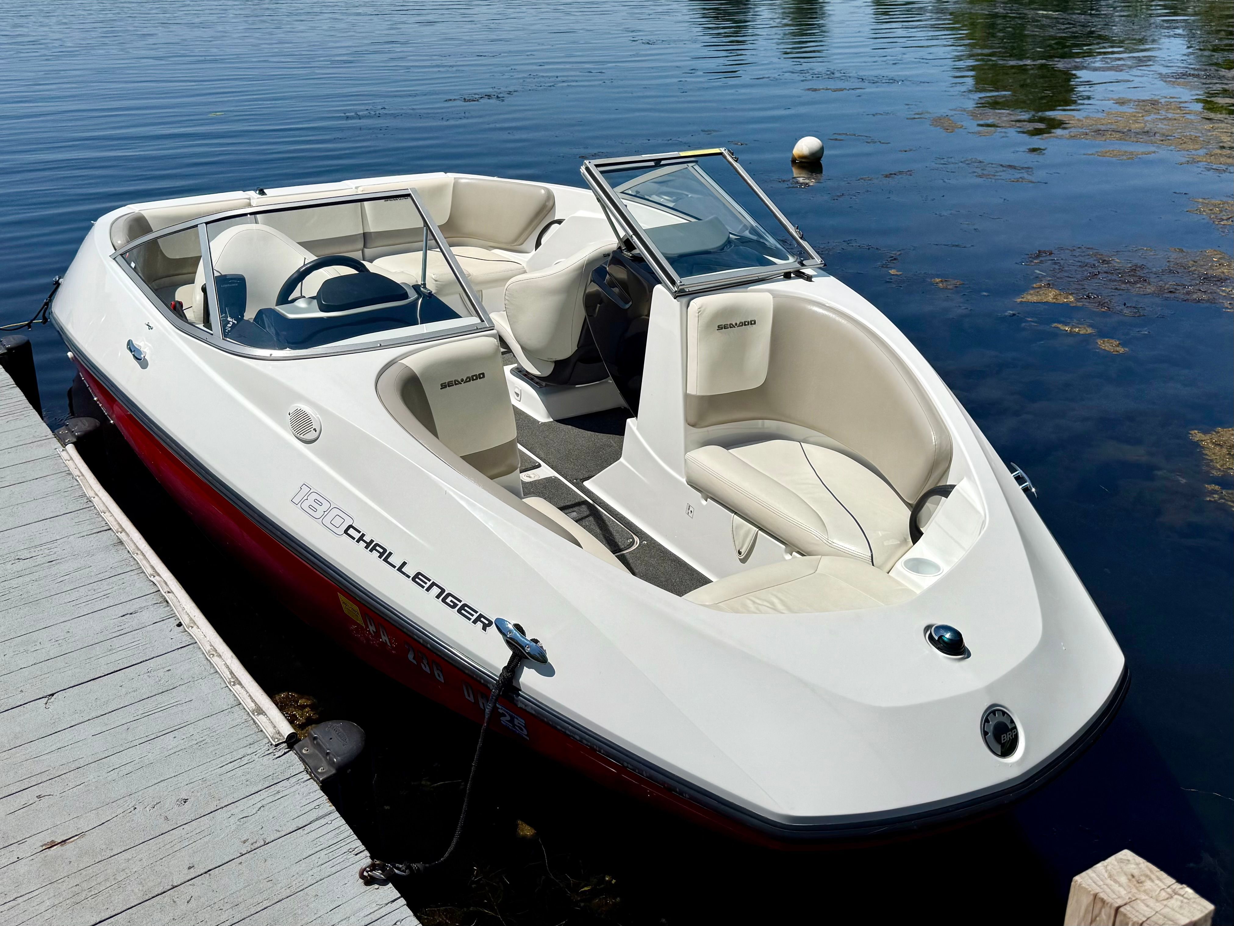 2011 Sea-Doo Sport Boats 180 Challenger SE