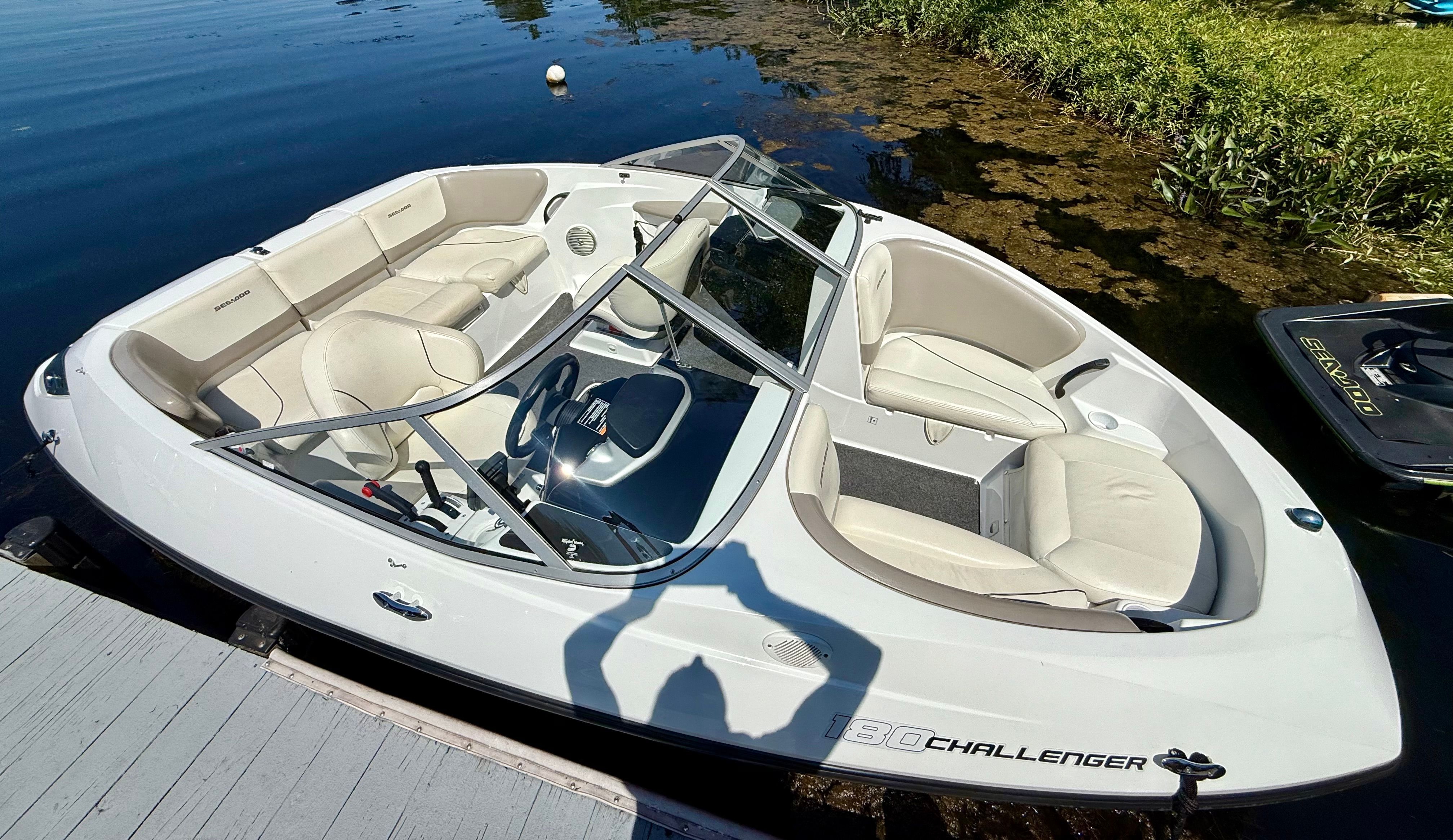 2011 Sea-Doo Sport Boats 180 Challenger SE