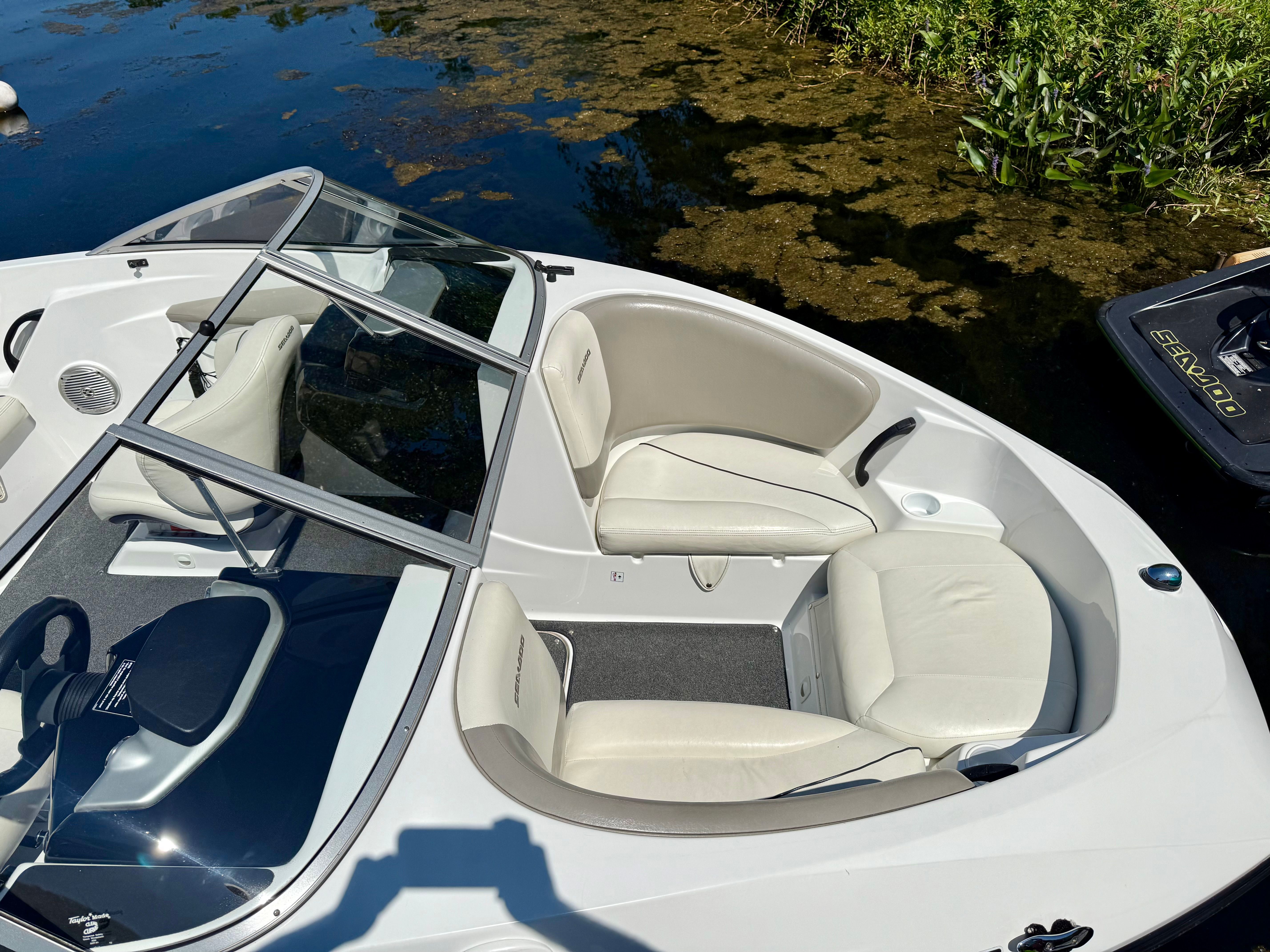 2011 Sea-Doo Sport Boats 180 Challenger SE