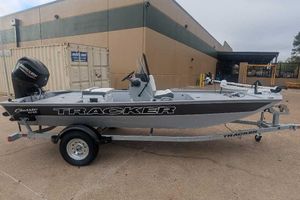 Tracker Bass Tracker Classic CC 2026 Tracker Bass Tracker Classic CC boat on trailer, parked outdoors.