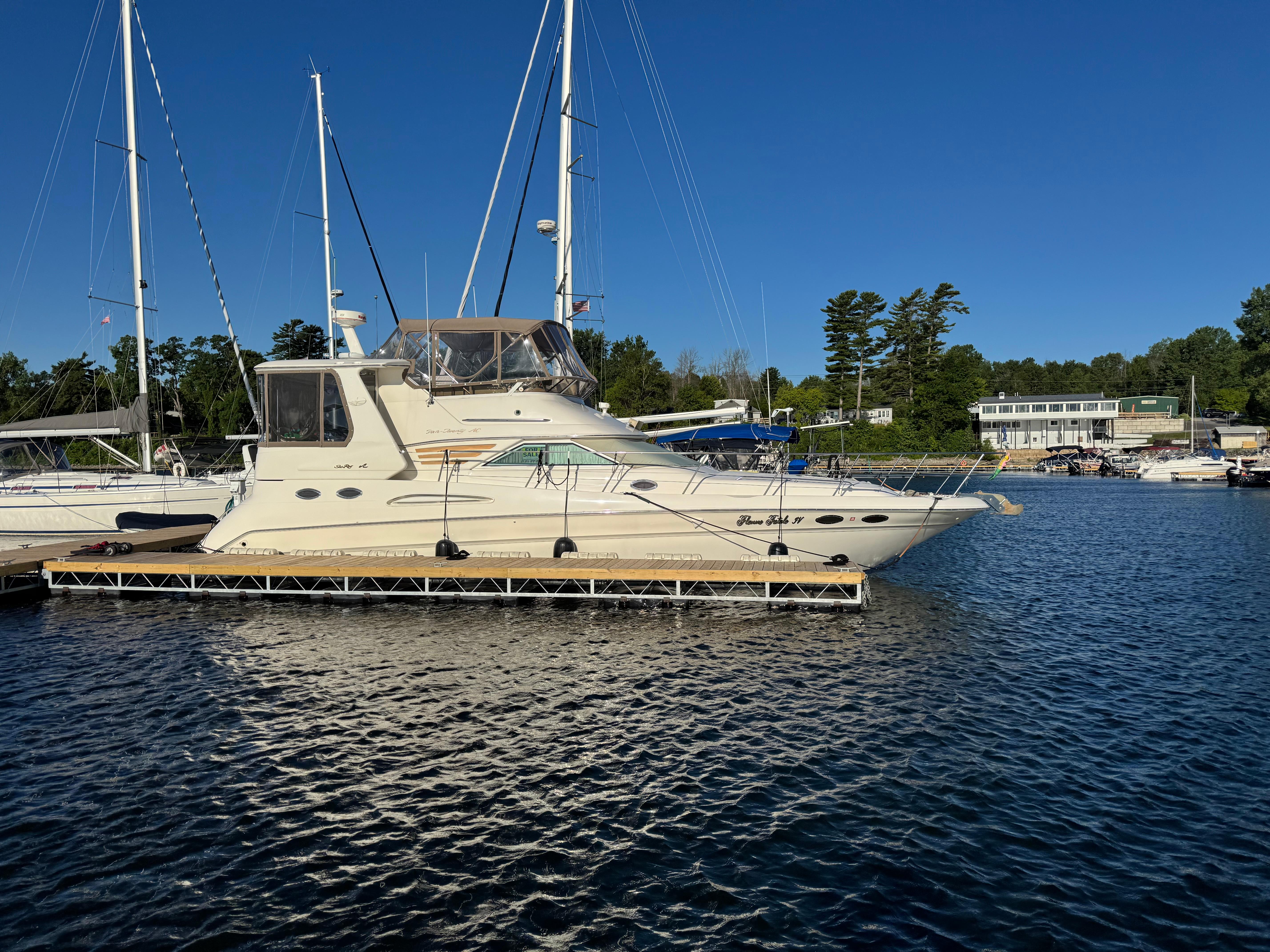 1998 Sea Ray 420 Aft Cabin