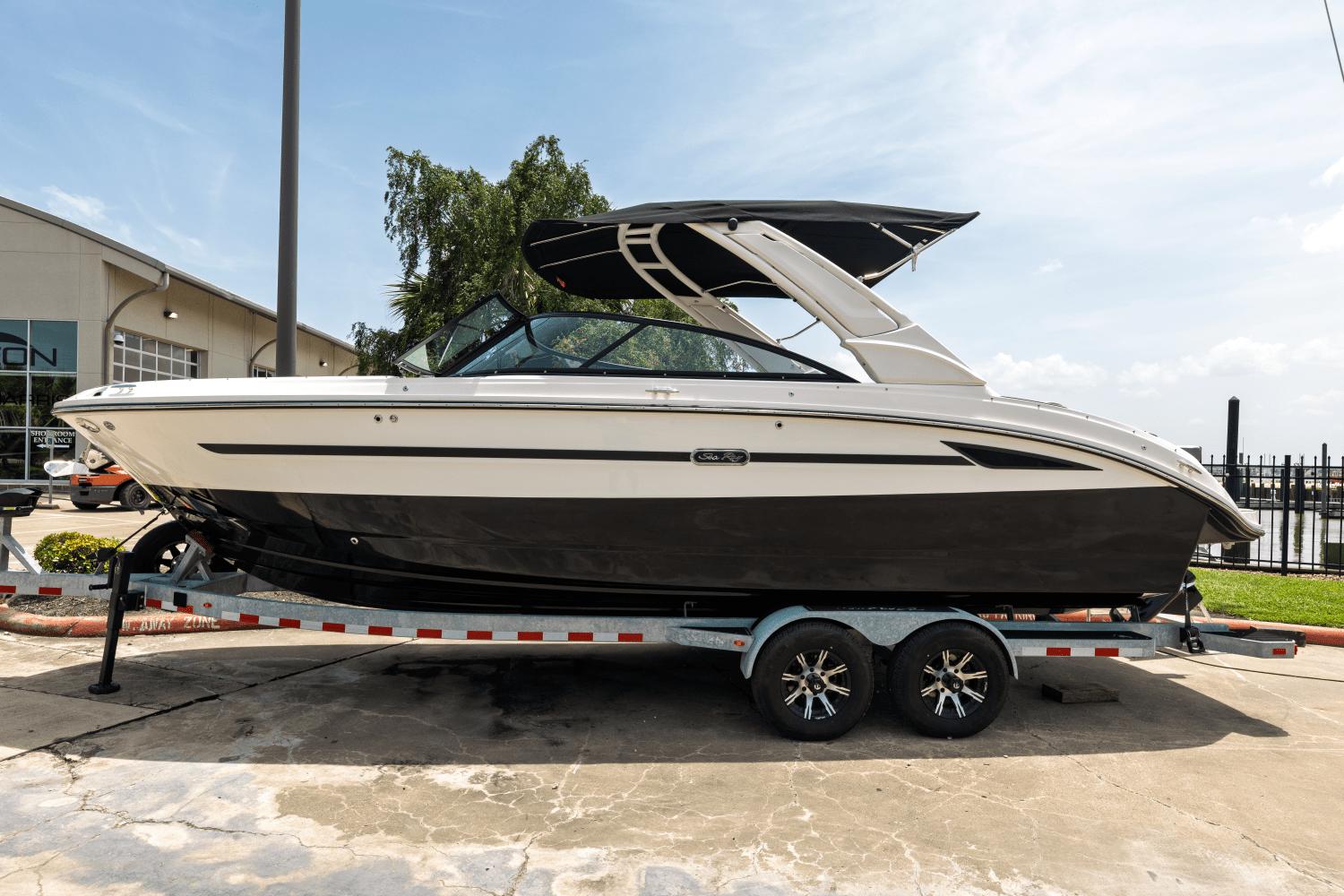 2025 Sea Ray SDX 270 Surf