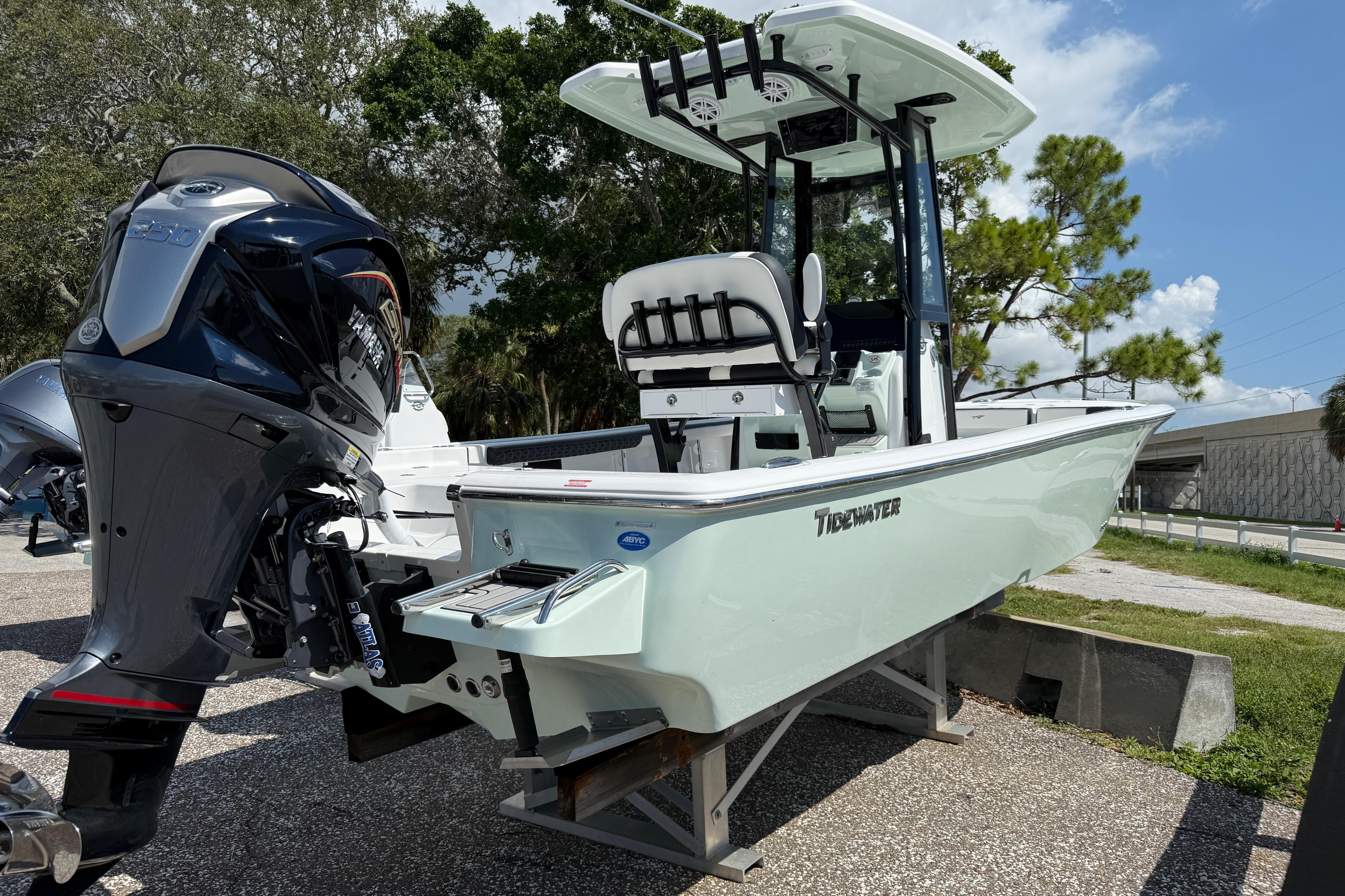 2026 Tidewater 2300 Carolina Bay