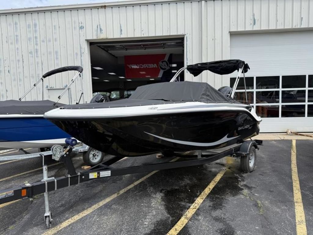 Bayliner Element E17