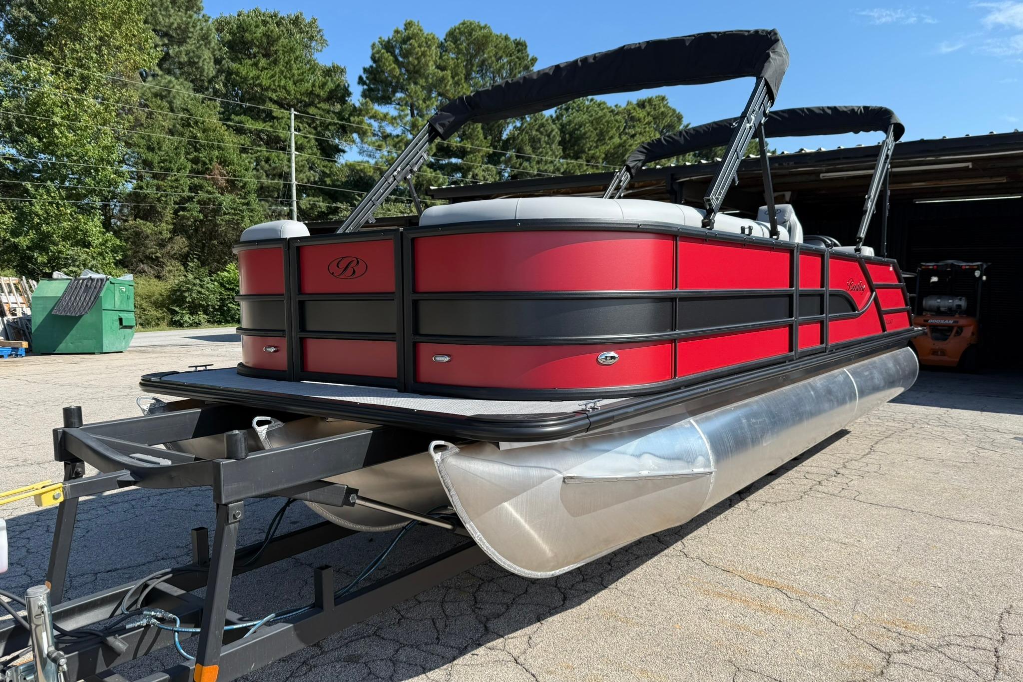 2025 Bentley Pontoons Legacy 243 Swingback