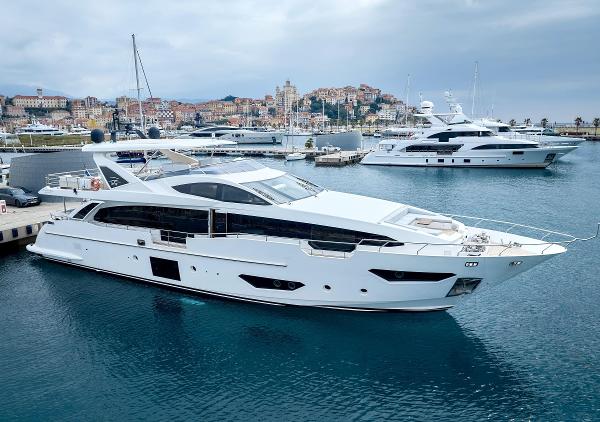 Azimut Grande 30 Metri