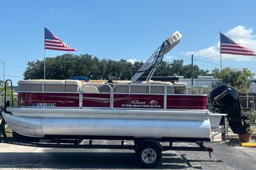 2023 Sun Tracker Party Barge 18 DLX