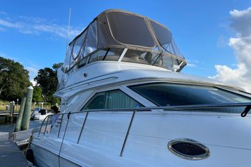 2001 Sea Ray 400 Sedan Bridge