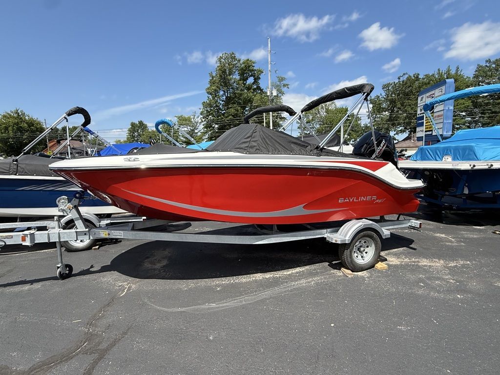 Bayliner Element E17