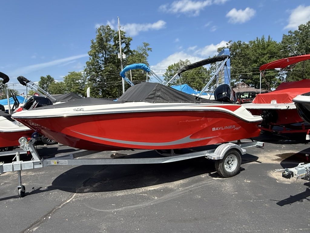 Bayliner Element E17