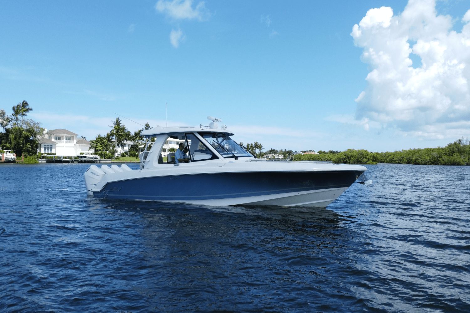 Boston Whaler 380 Realm
