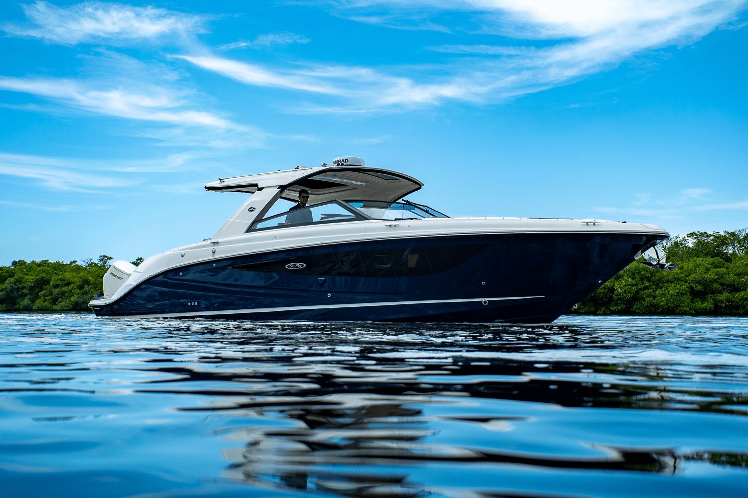 2025 Sea Ray SLX 400 Outboard