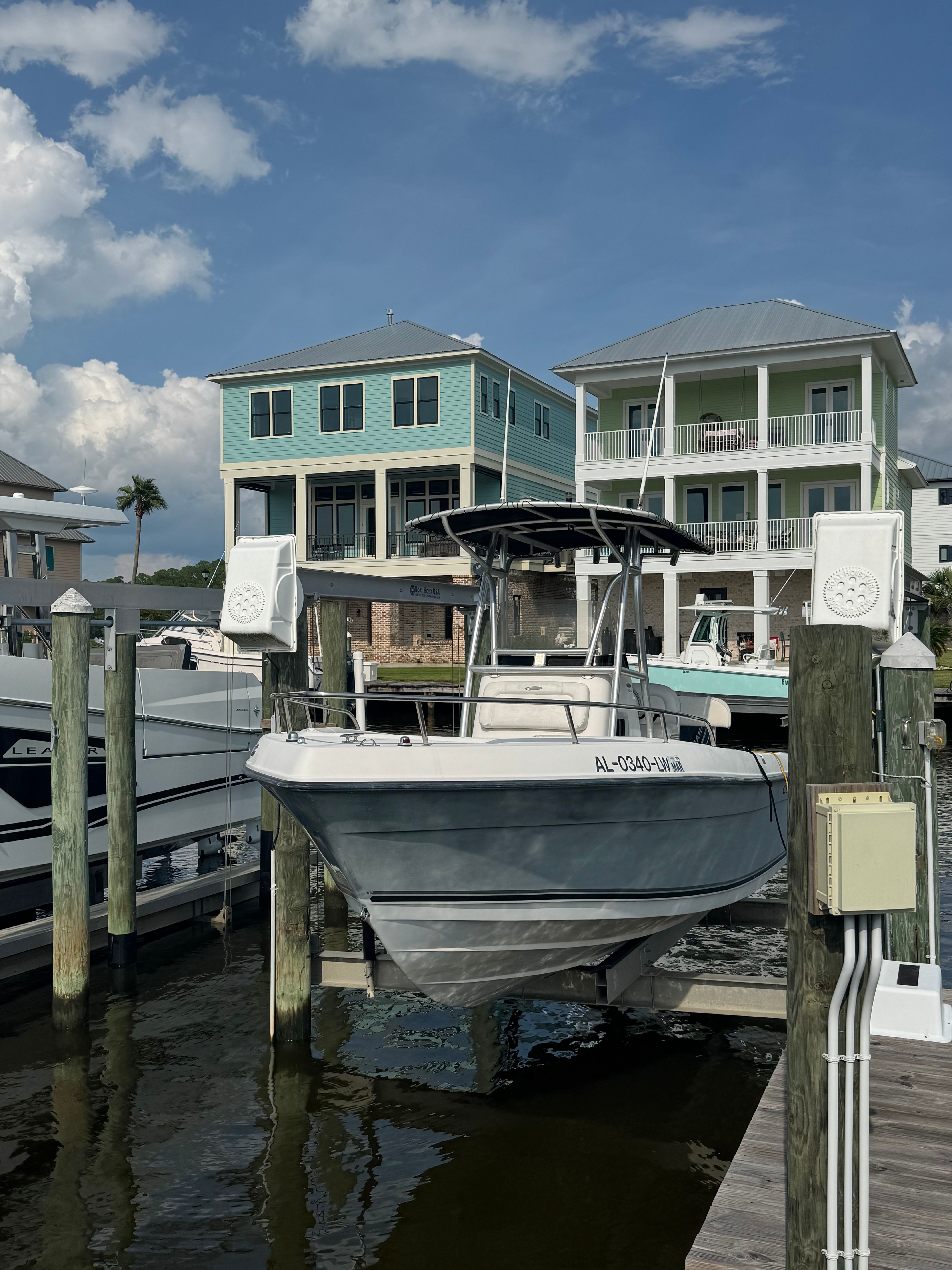 2009 Cobia 206 Coastal Deck