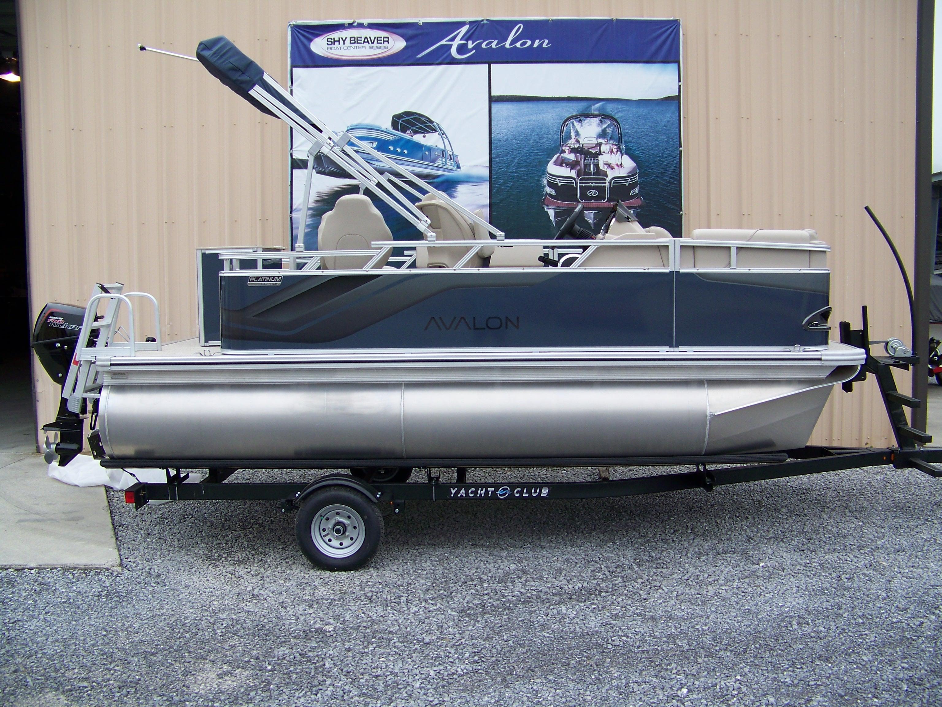 2025 Avalon Venture Rear Fish