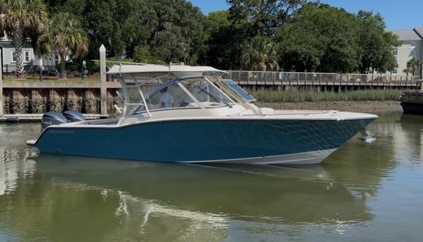2018 Grady-White Freedom 325
