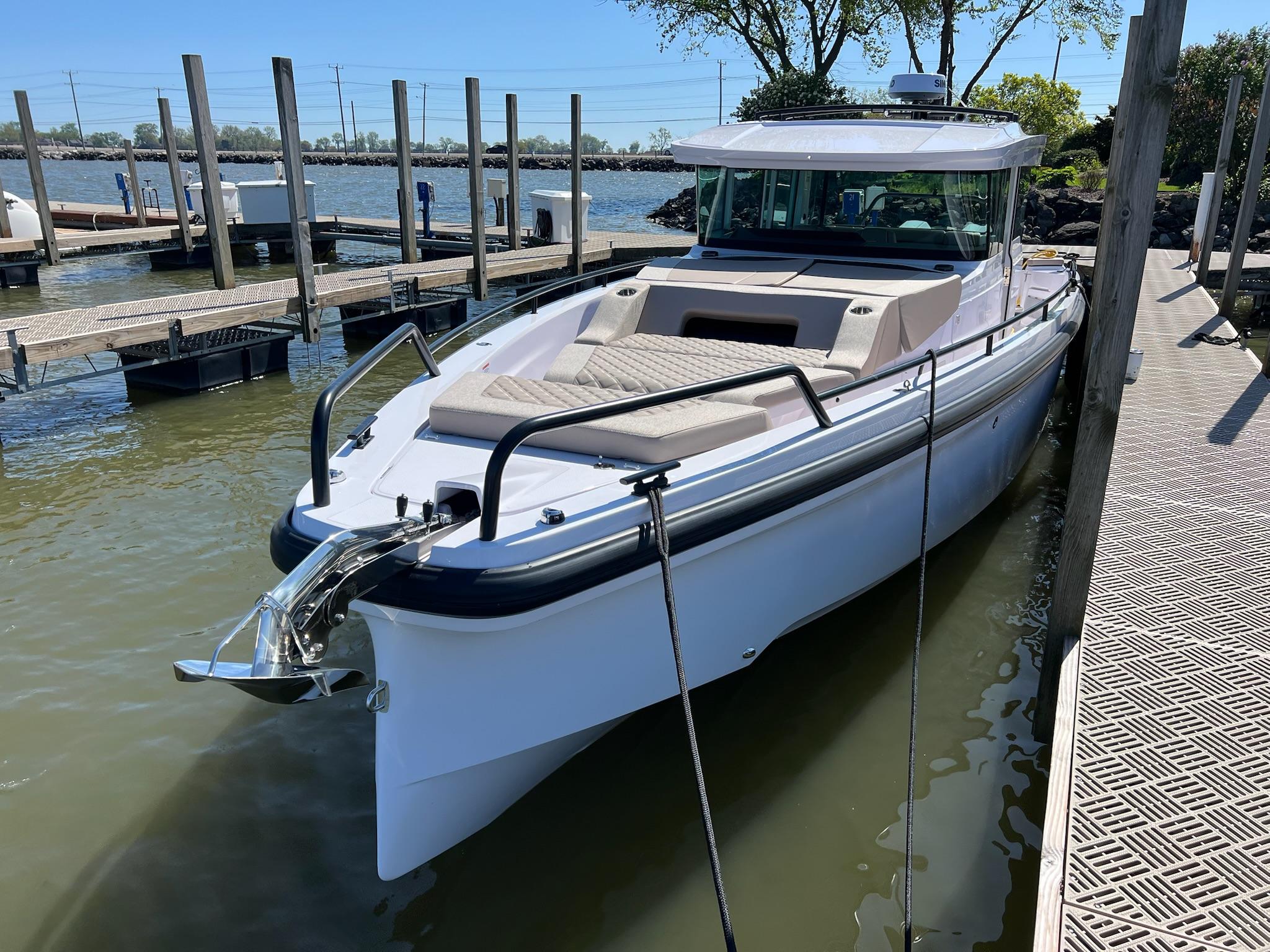 2025 Axopar 37 XC CROSS CABIN